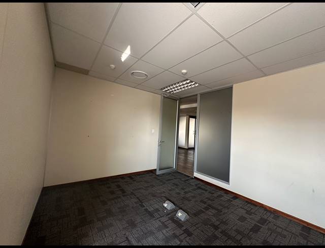 430M² OFFICE TO LET IN ECO PARK ESTATE